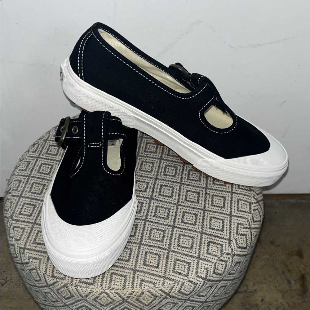 Vans Mary Jane Style 93 Sneaker Shoe with Buckle Black Canvas White Rubber NWOT